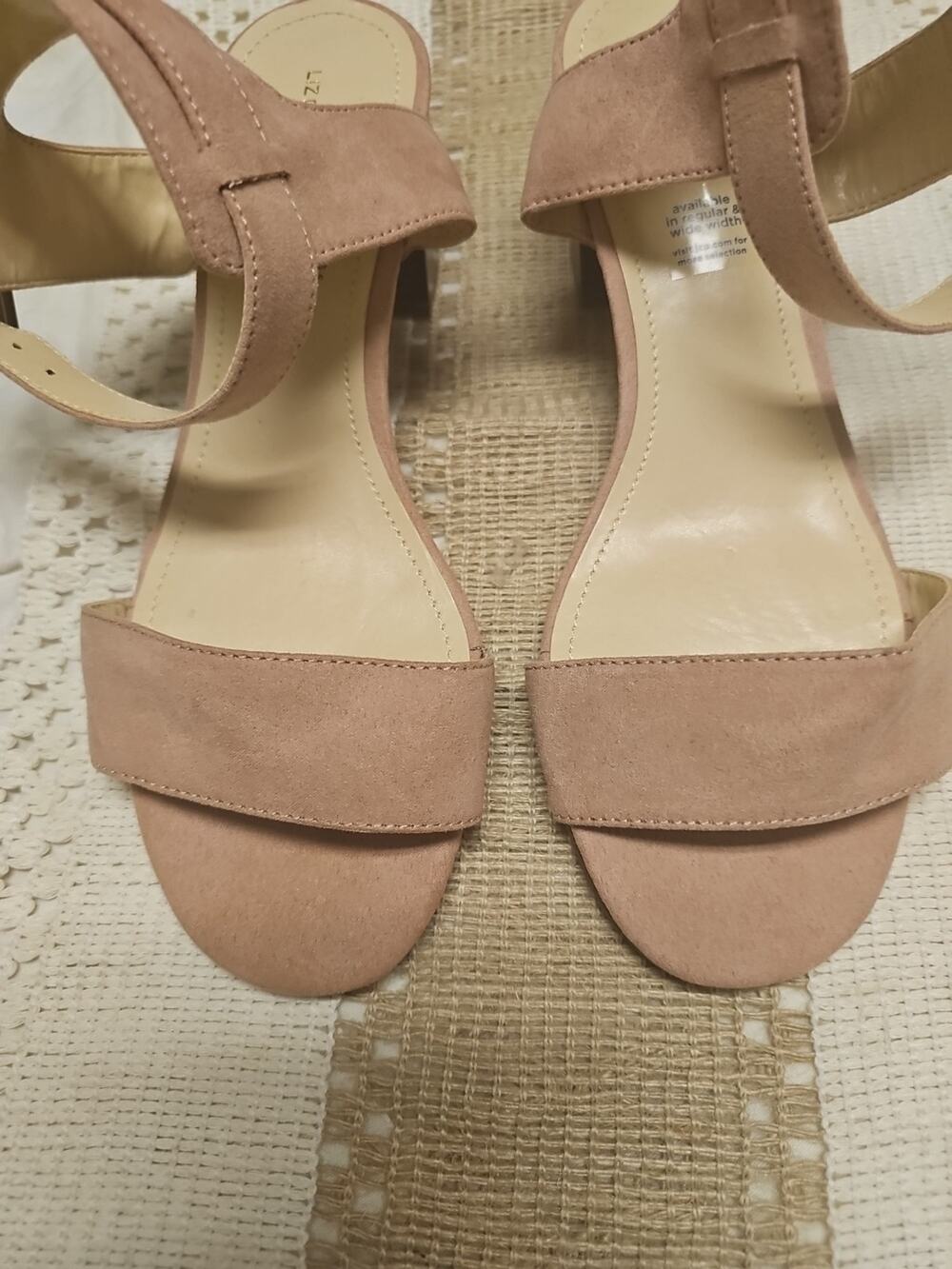 Liz Claiborne Dusty Rose Pink Suede Wood Block Heel Sandals 9W Wide Width